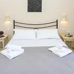 Mamire Nocleg ze śniadaniem 4*